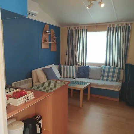 Le Paradis Bleu Les Pins Maritimes 营地 耶尔