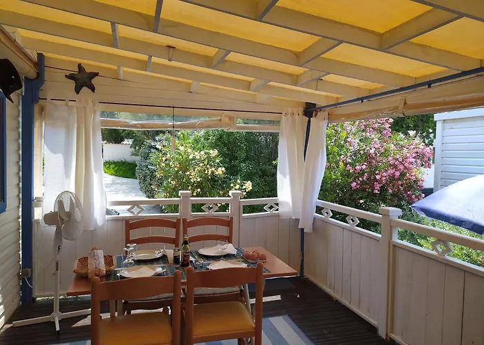 Camping Le Paradis Bleu Les Pins Maritimes